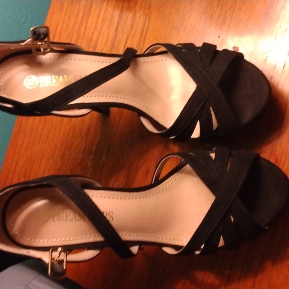 Black heels/shoes